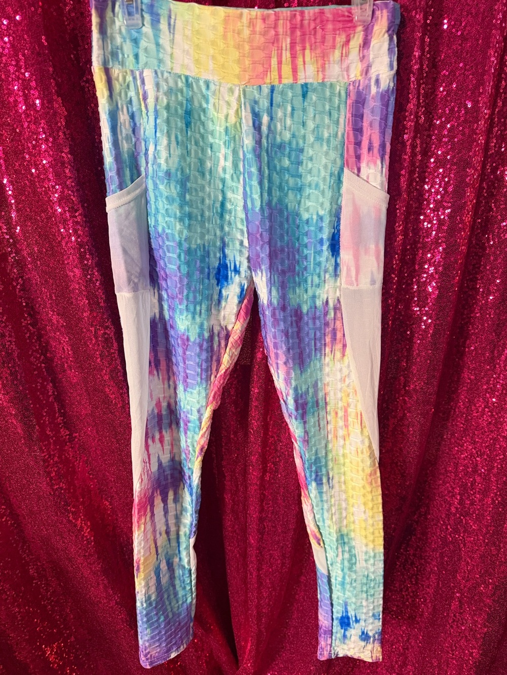 Woman’s Rainbow Tie-Dye Pocket Big Booty Leggings